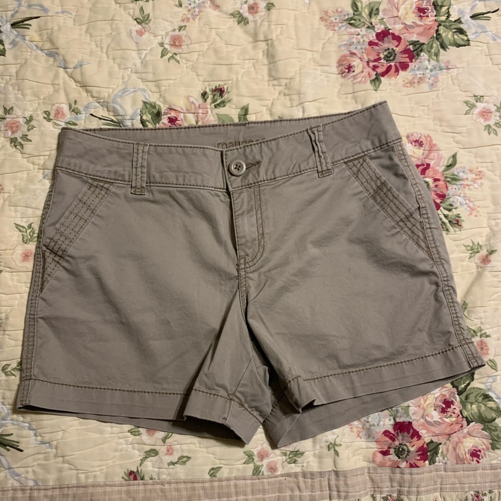 Maurices Khaki shorts